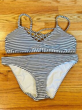 Hollister White and Black Striped Swim Set